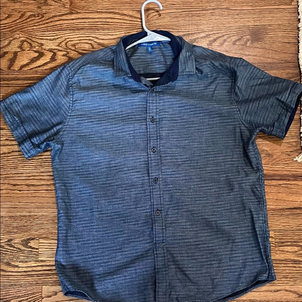 Vince Camuto large blue short sleeve button down